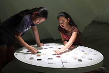 The situation of exhibition photo: KIOKU Keizo images